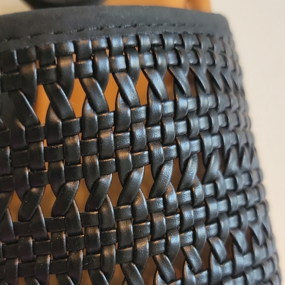 a.n.a Lisa Black Wedge Sandals. 7.5 - Picture 6 of 15